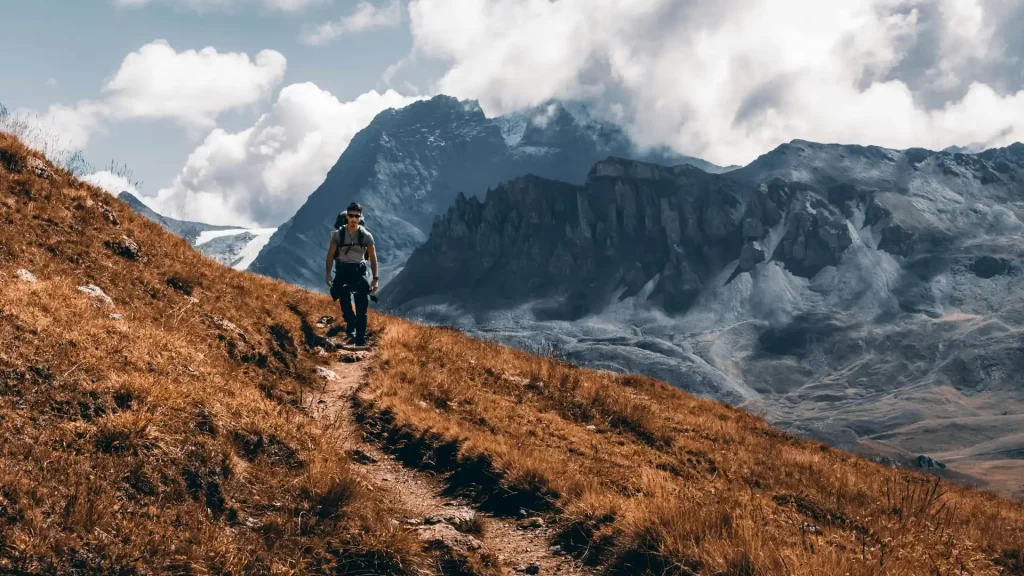 Tourists climbing the Ausangate mountains