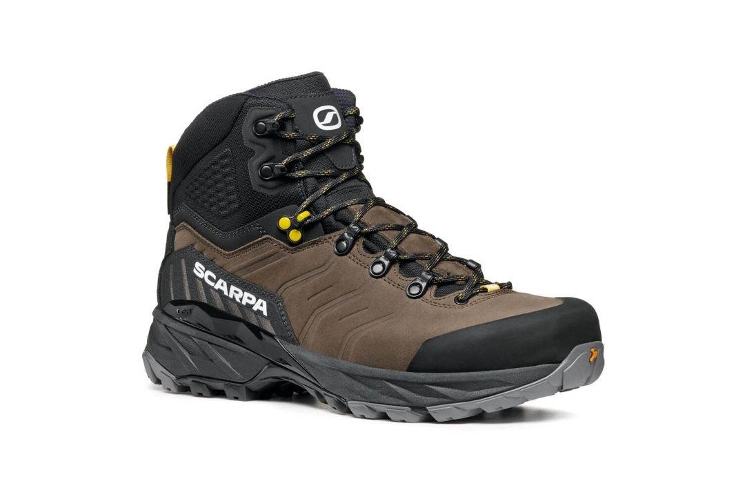Trekking shoes or boots